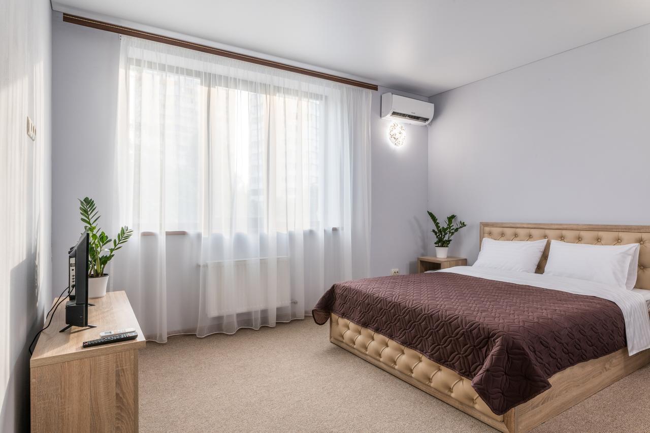 Aqua Marina Hotel Херсон Екстериор снимка