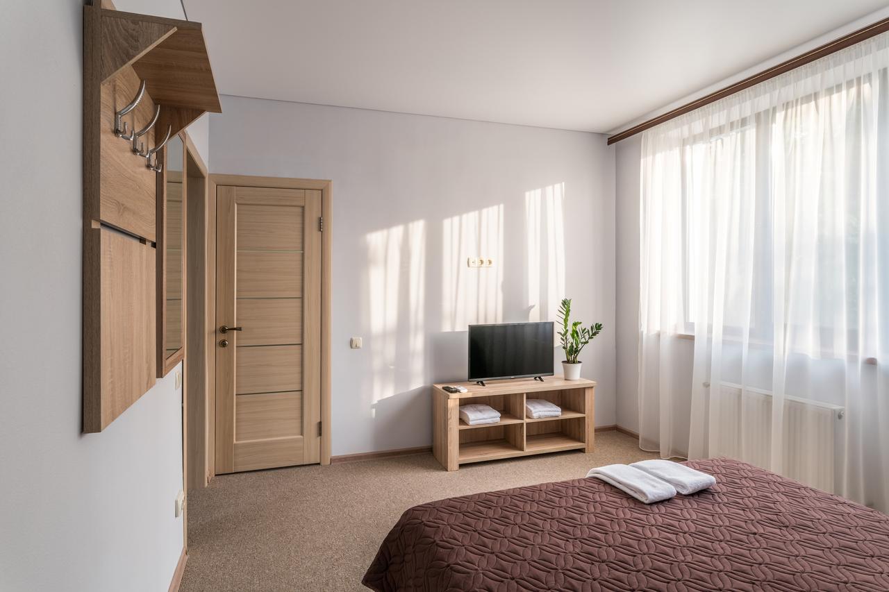 Aqua Marina Hotel Херсон Екстериор снимка